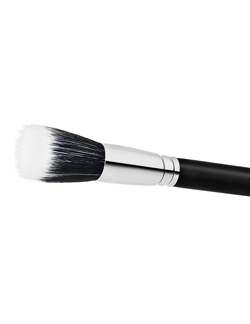 M.A.C 187 Synthetic Duo Fibre Face Brush Buy at Indicrest Image 2